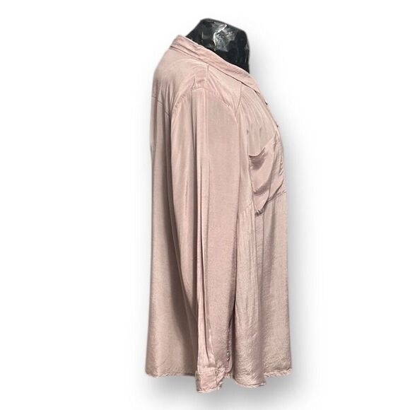 Torrid 5X Blush Pink Satin Blouse Button Up Neutral Minimal Work Career NWT - Picture 5 of 12